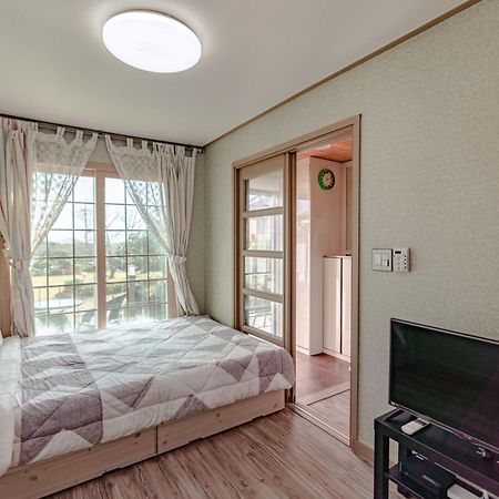 Arting Pension Seogwipo Extérieur photo