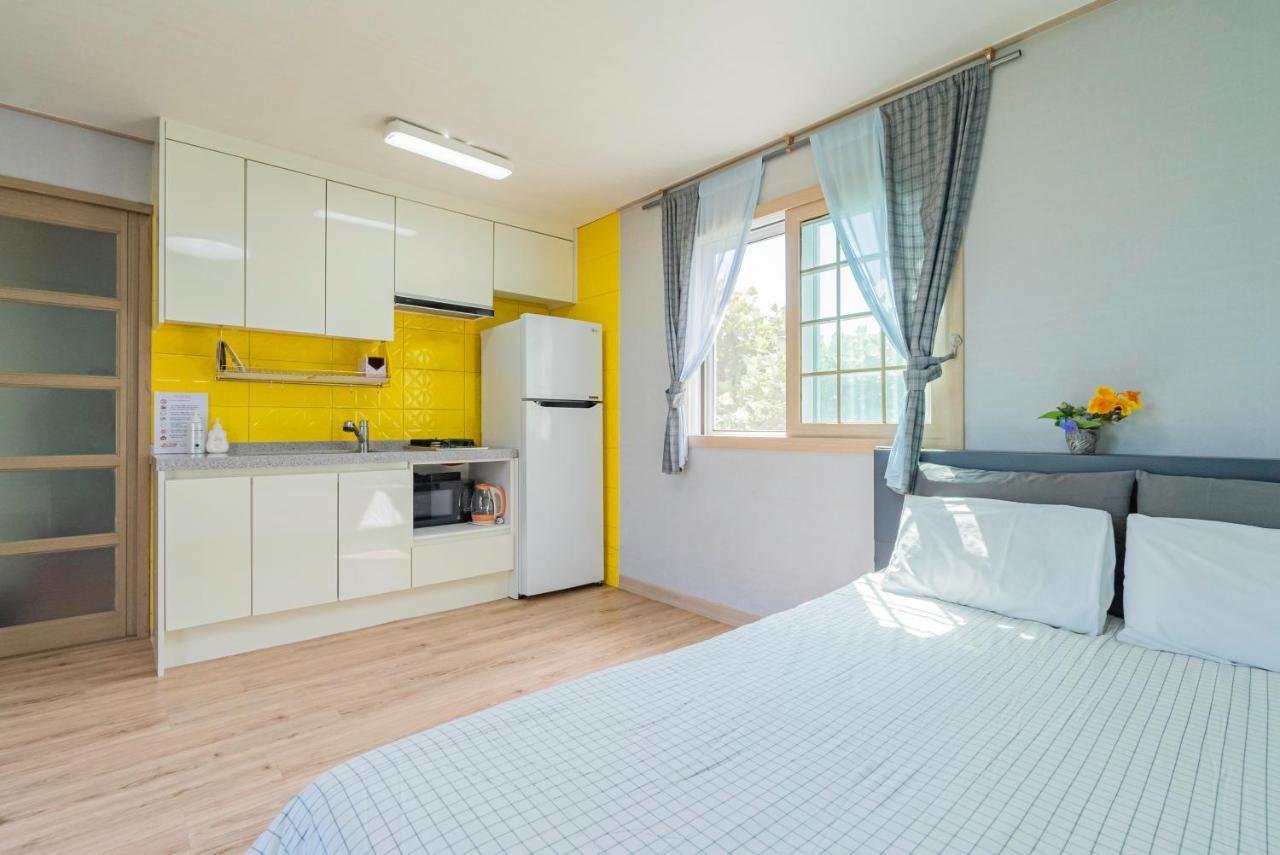 Arting Pension Seogwipo Extérieur photo