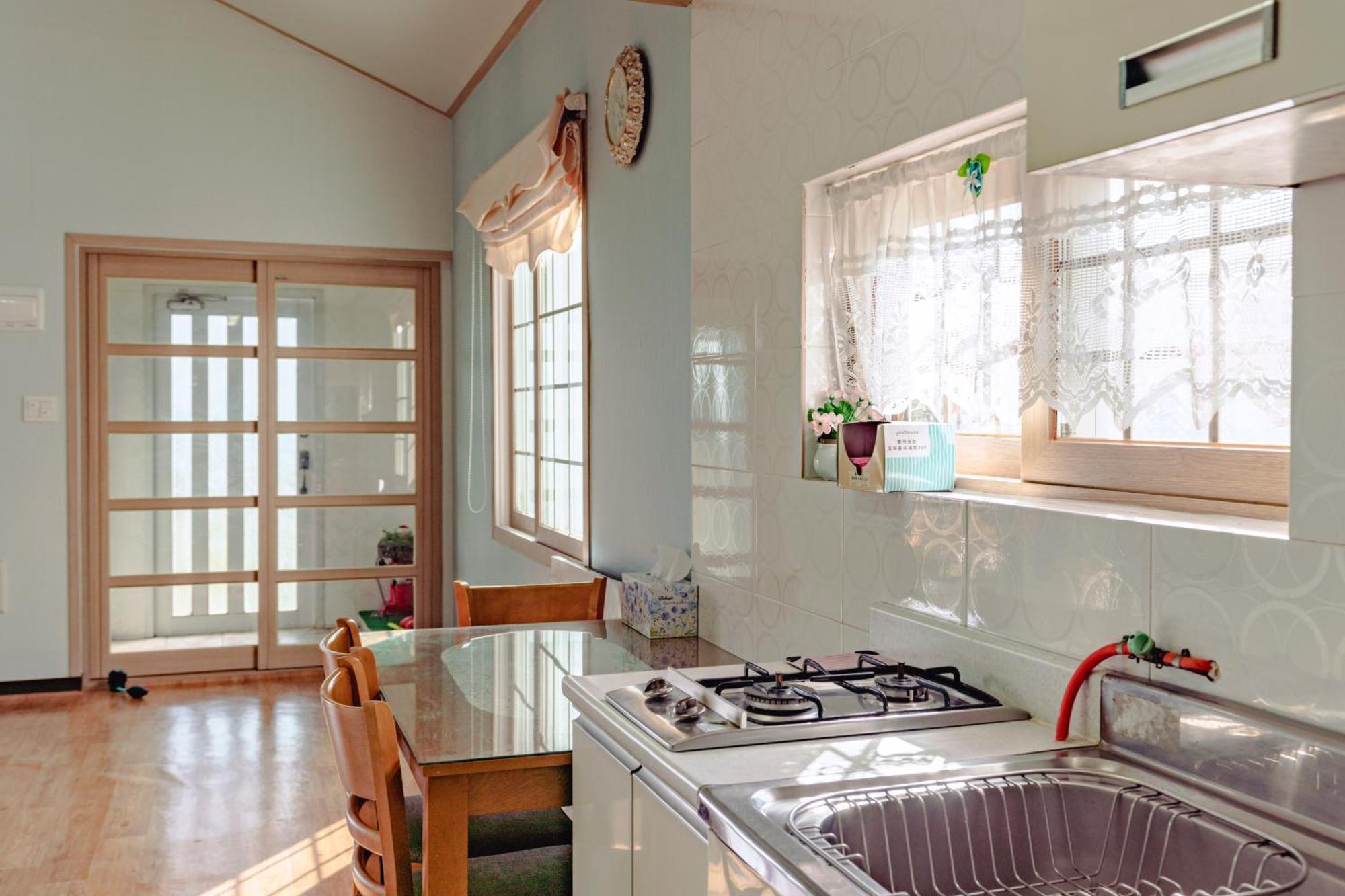 Arting Pension Seogwipo Chambre photo